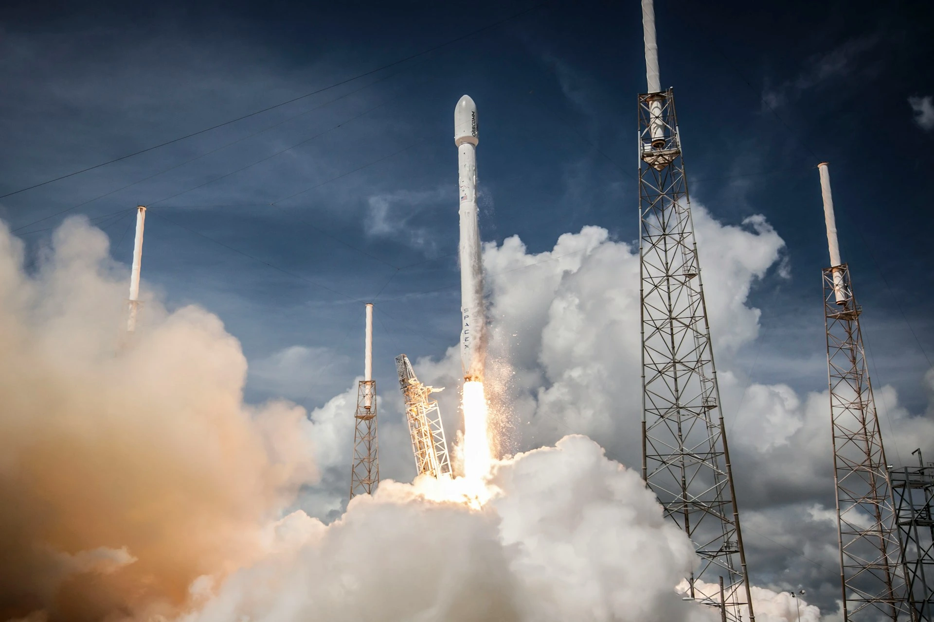 SpaceX wyśle 5 bezzałogowych misji na Marsa w ciągu dw&oacute;ch lat