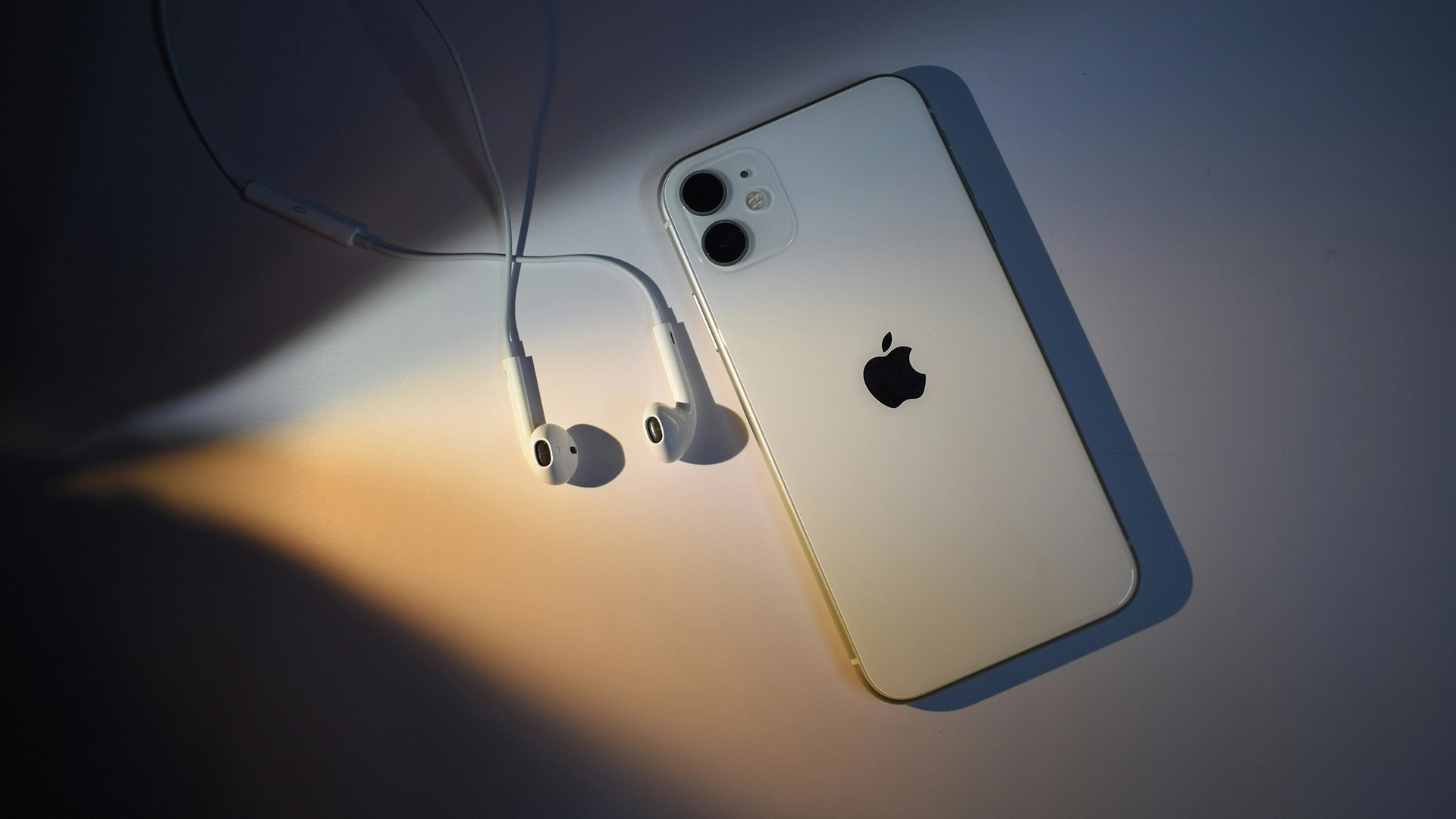 Apple przeniesie montaż iPhone’ów z USA do Indii do 2026 roku