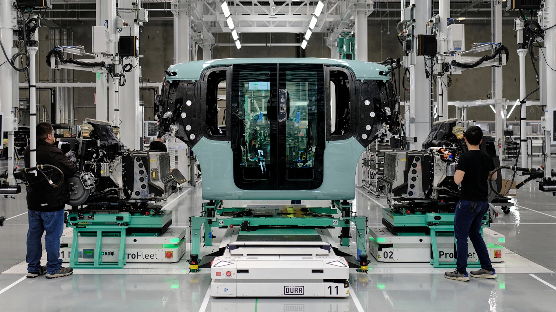 Amazon&rsquo;s Zoox otwiera pierwszą amerykańską fabrykę seryjnej produkcji robotaxi.