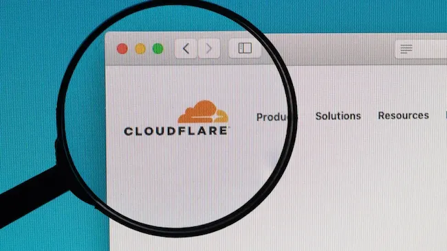 Cloudflare pozwala stroną obciążać AI boty za pomocą ‚Płatności za Przeszukiwanie’